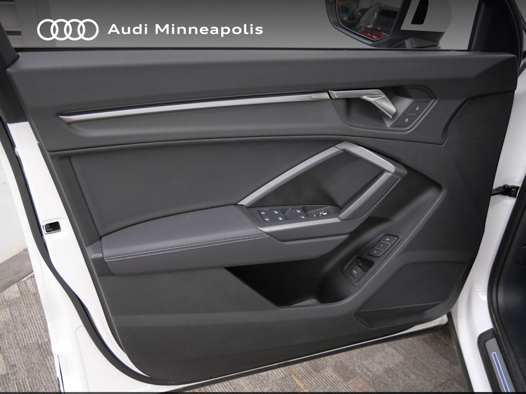 Thumbnail: 2023 Audi Q3 - 15