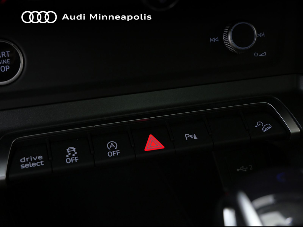 Thumbnail: 2023 Audi Q3 - 25