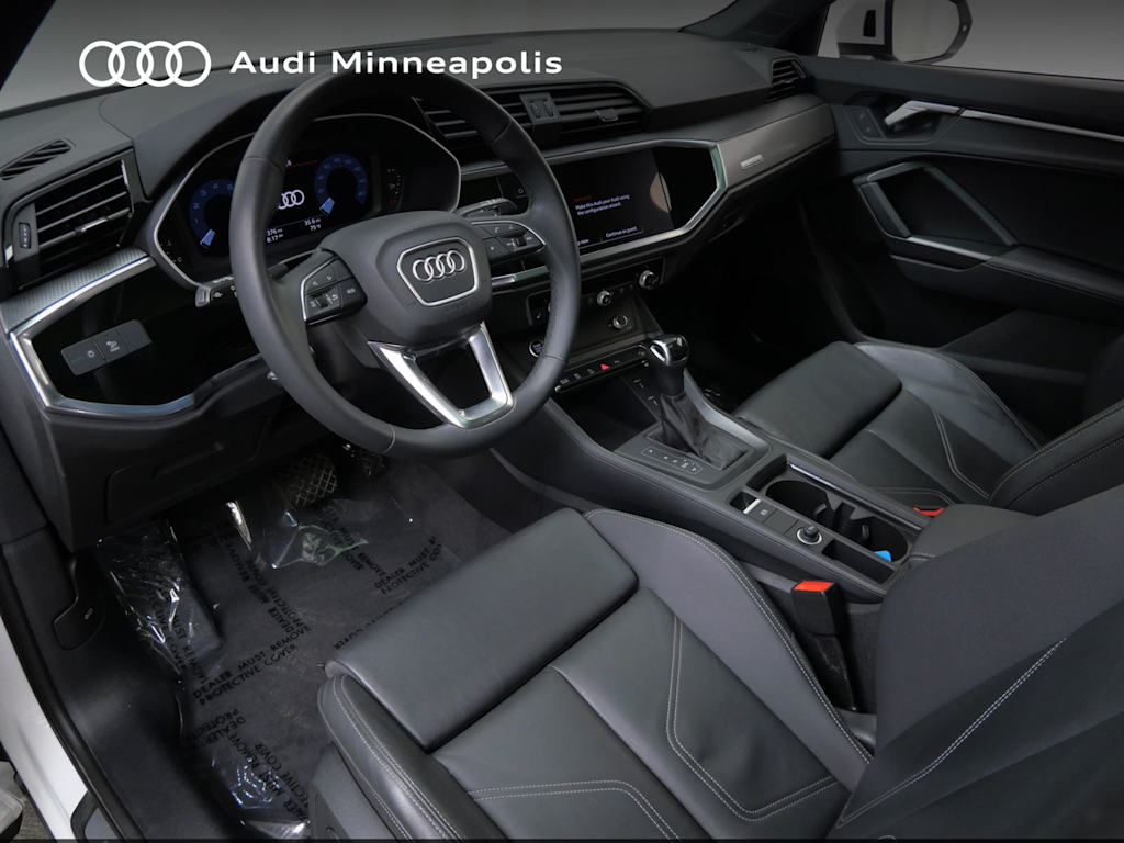 Thumbnail: 2023 Audi Q3 - 2