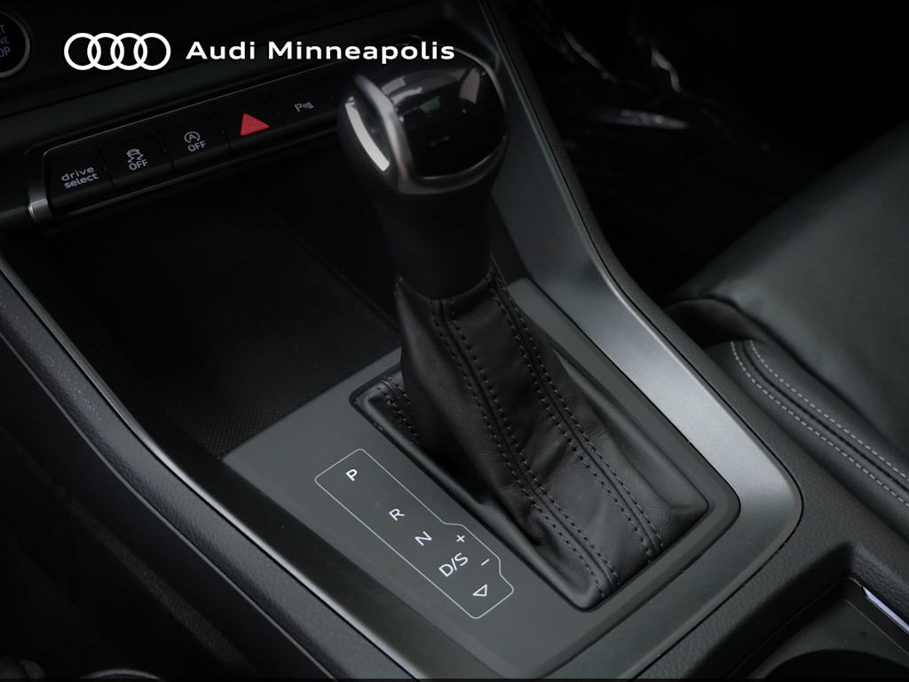 Thumbnail: 2023 Audi Q3 - 10