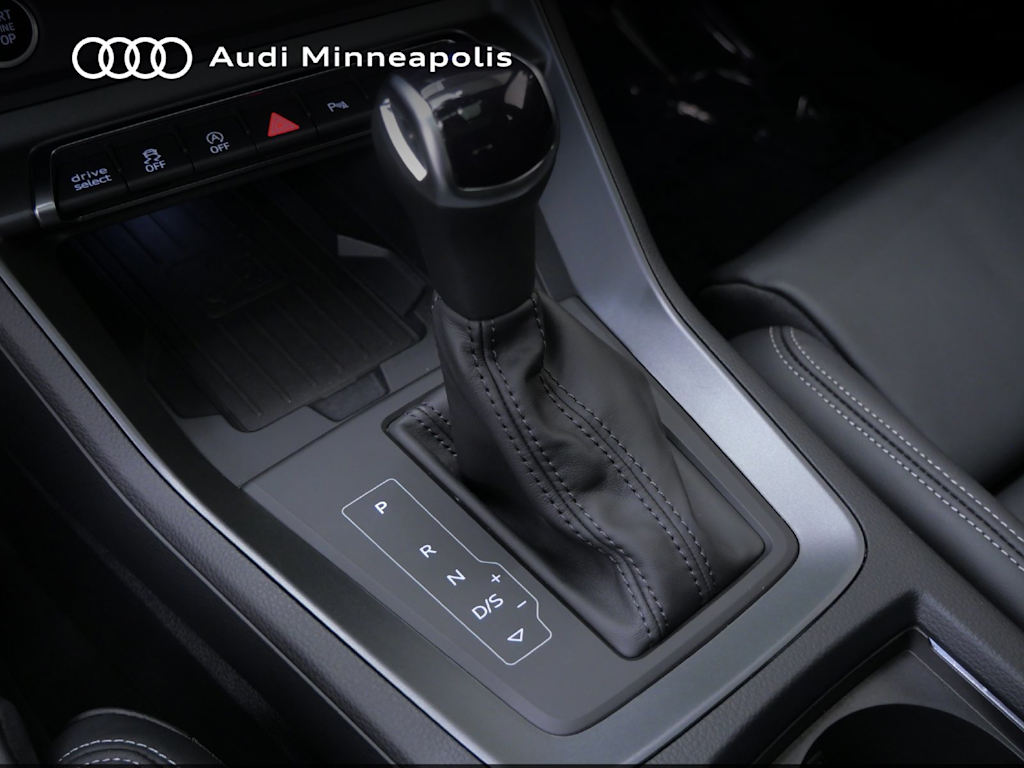 Thumbnail: 2025 Audi Q3 - 9