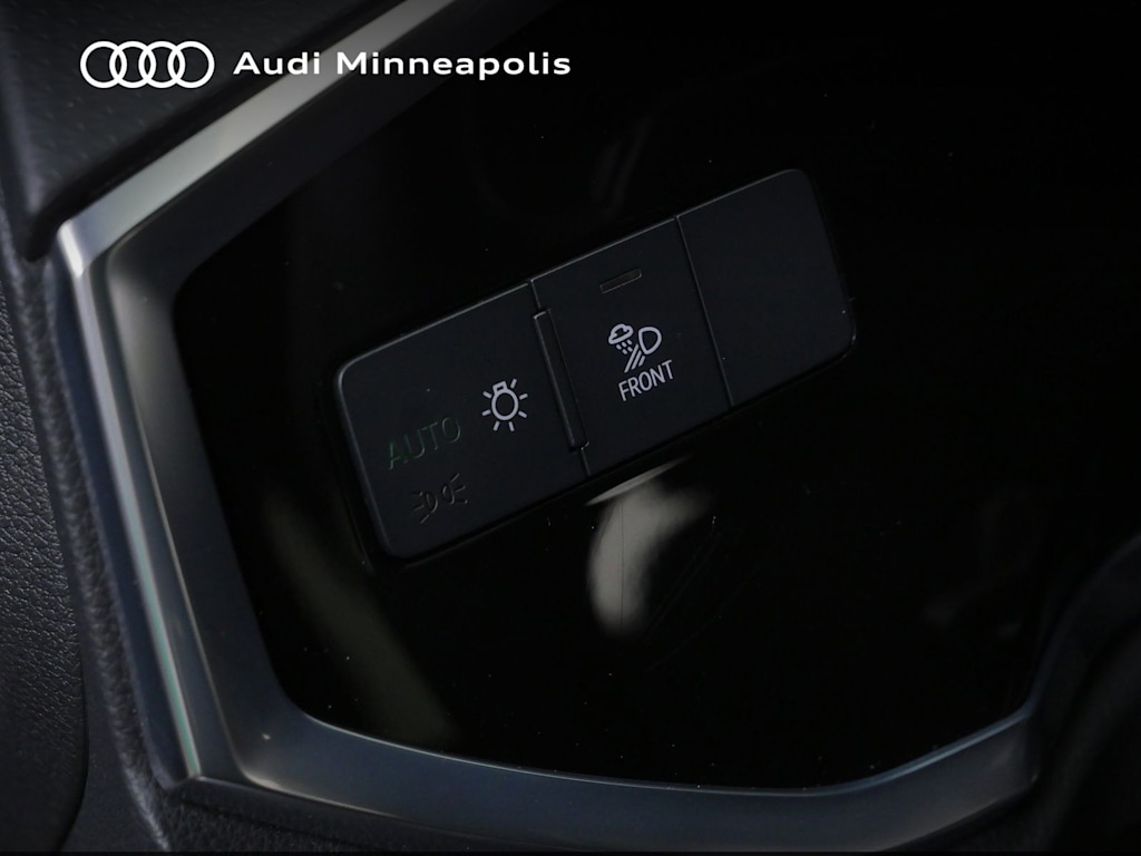 Thumbnail: 2023 Audi Q3 - 21