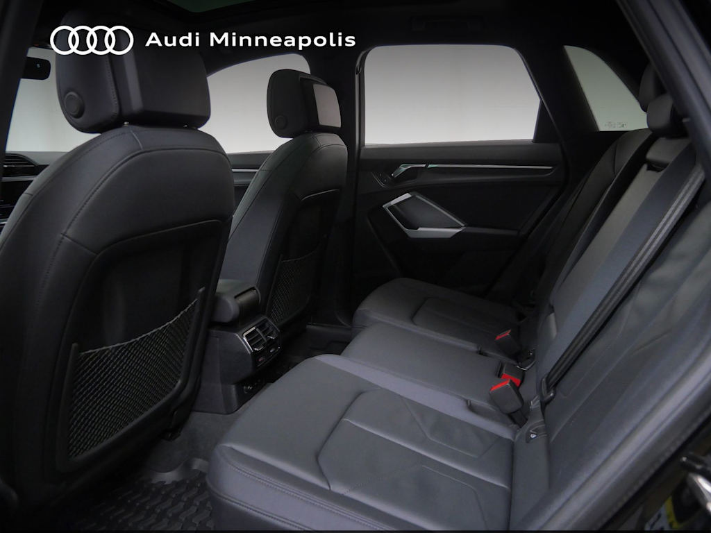 Thumbnail: 2023 Audi Q3 - 8