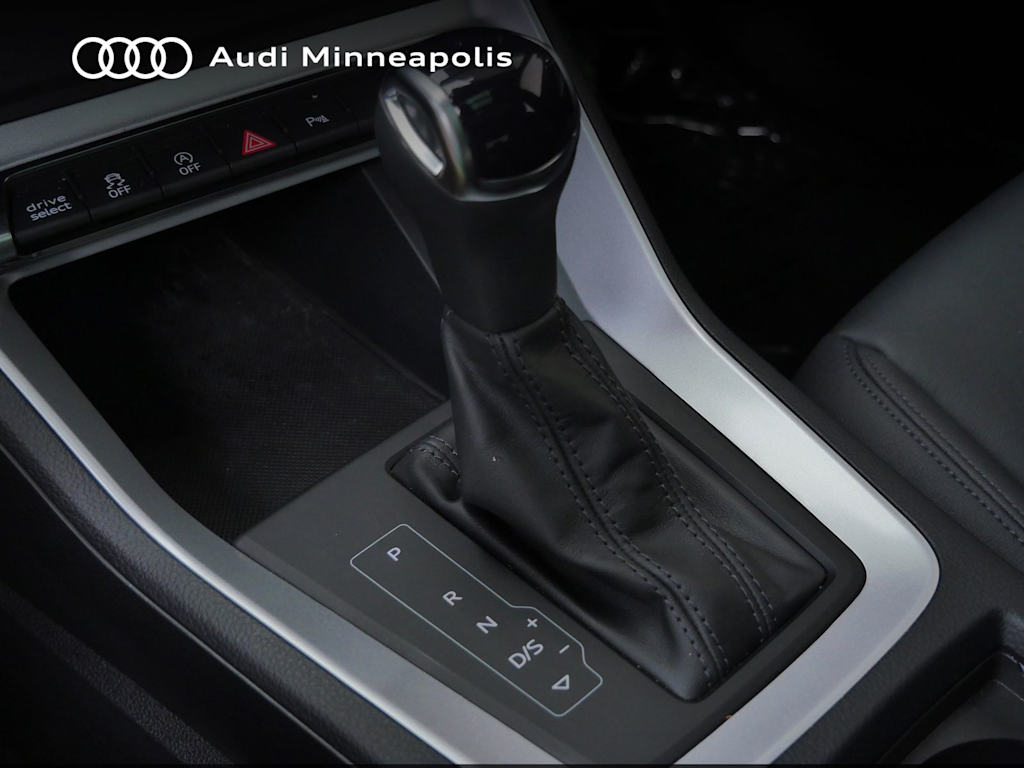 Thumbnail: 2023 Audi Q3 - 10