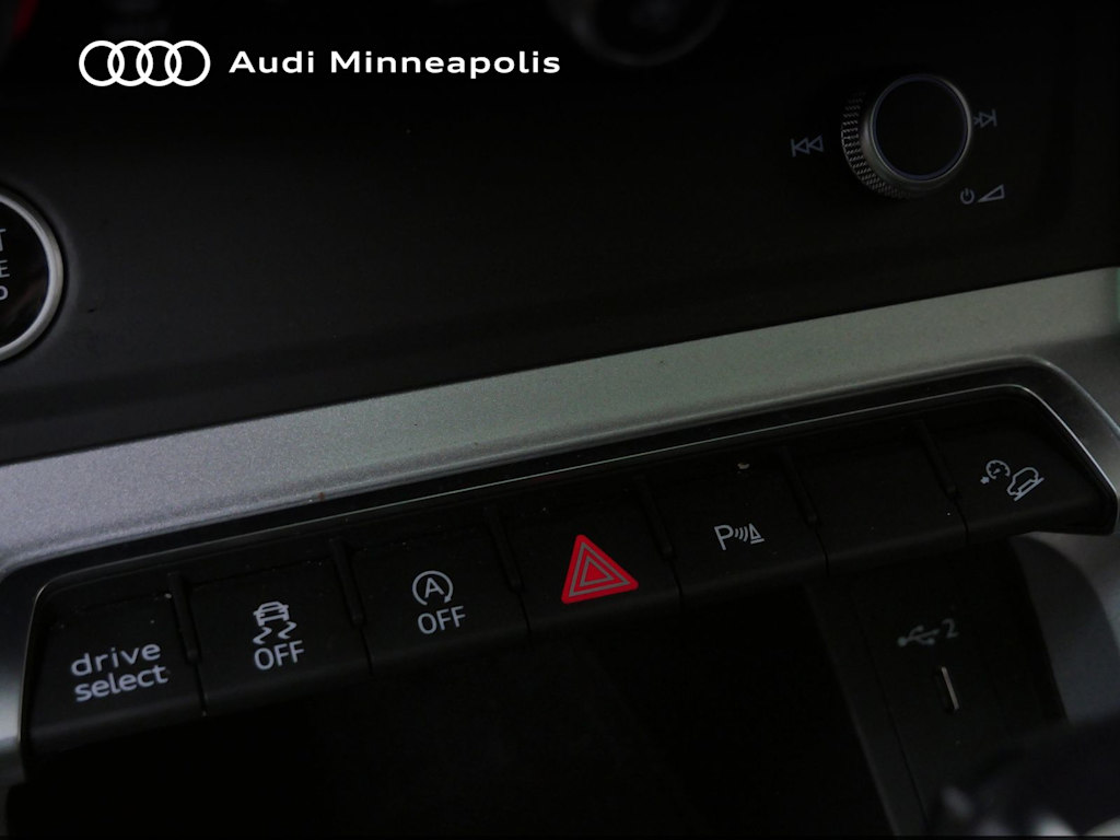 Thumbnail: 2023 Audi Q3 - 26