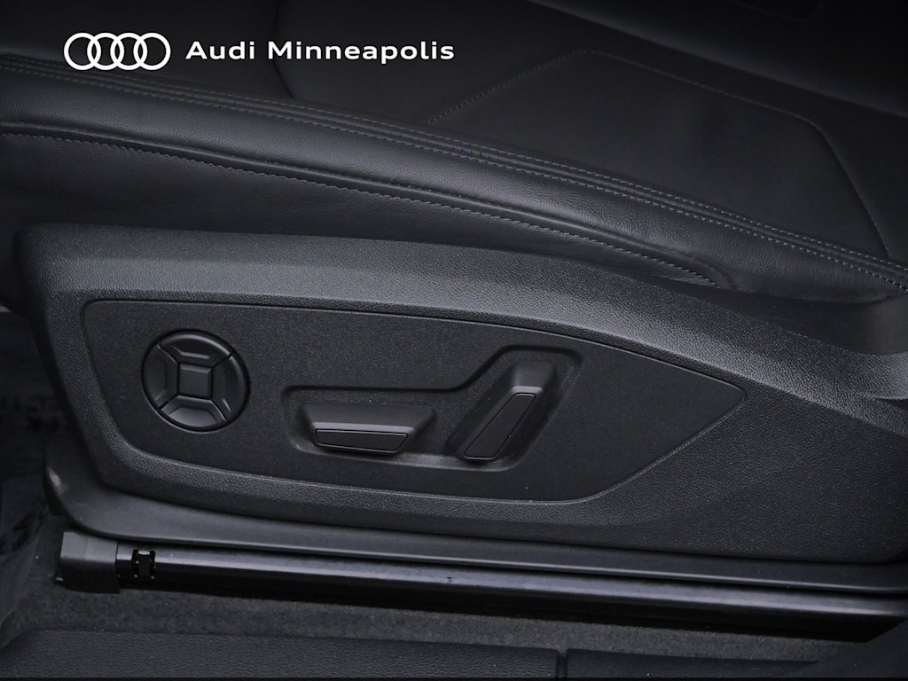 Thumbnail: 2023 Audi Q3 - 17