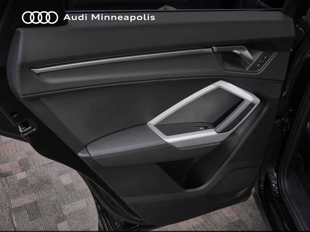 Thumbnail: 2023 Audi Q3 - 18