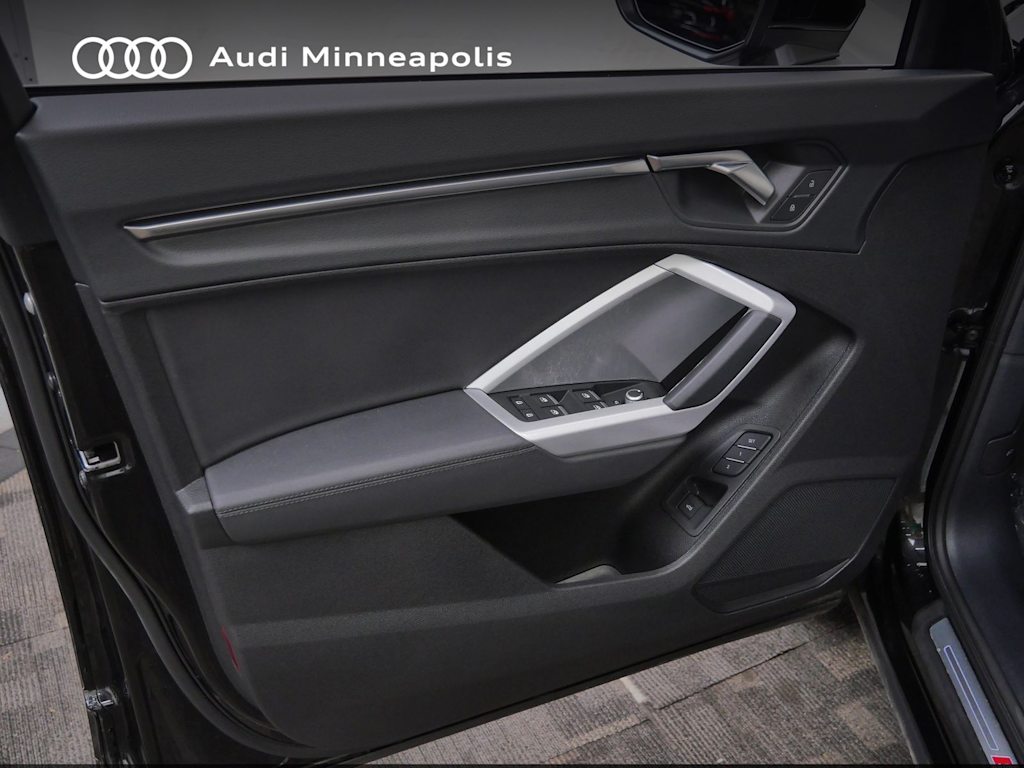 Thumbnail: 2023 Audi Q3 - 16