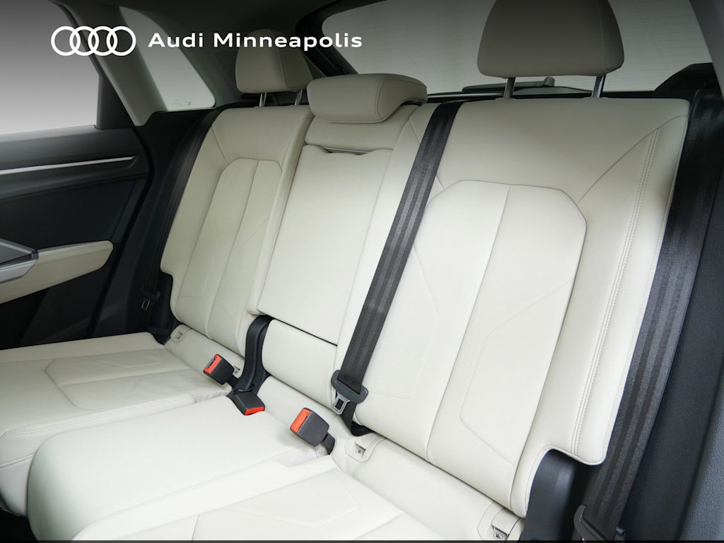 Thumbnail: 2021 Audi Q3 - 8