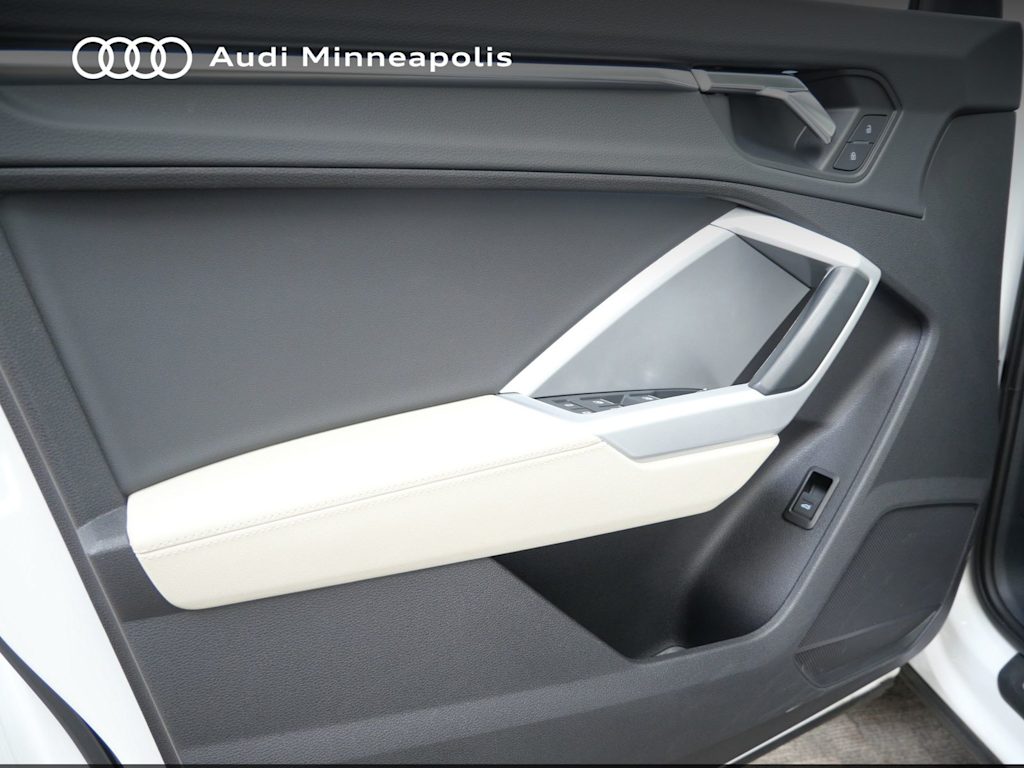 Thumbnail: 2021 Audi Q3 - 15