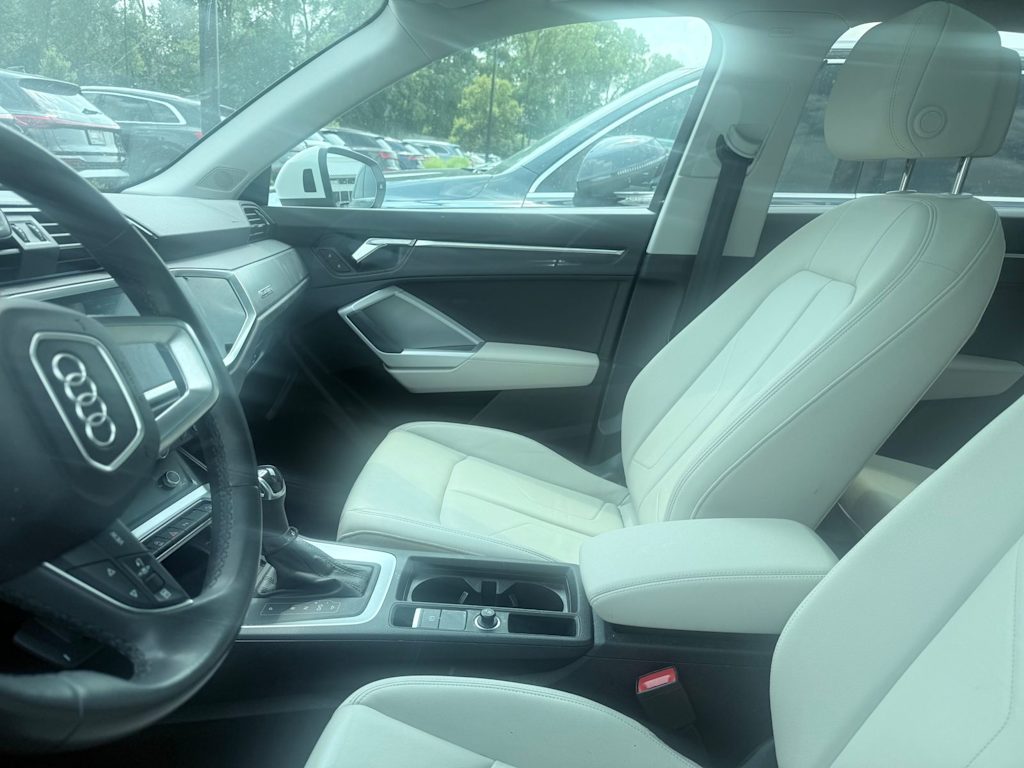Thumbnail: 2022 Audi Q3 - 4