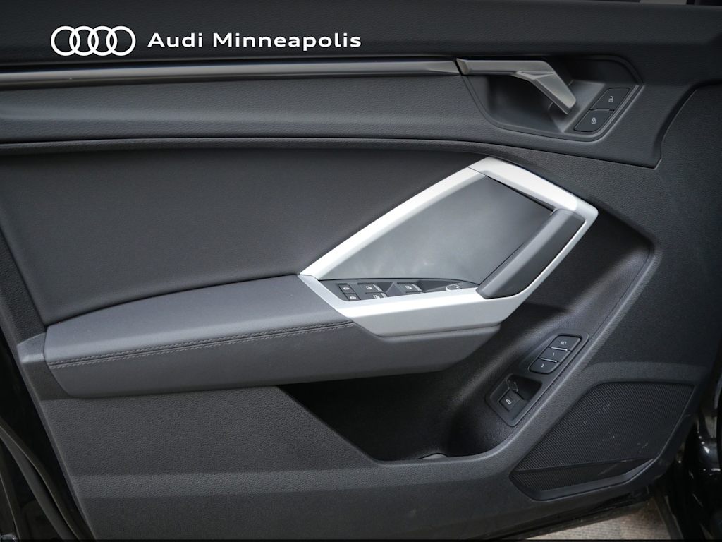 Thumbnail: 2025 Audi Q3 - 16