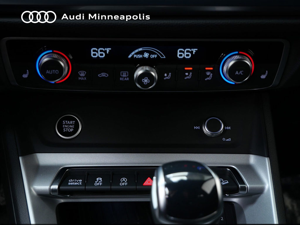 Thumbnail: 2025 Audi Q3 - 26