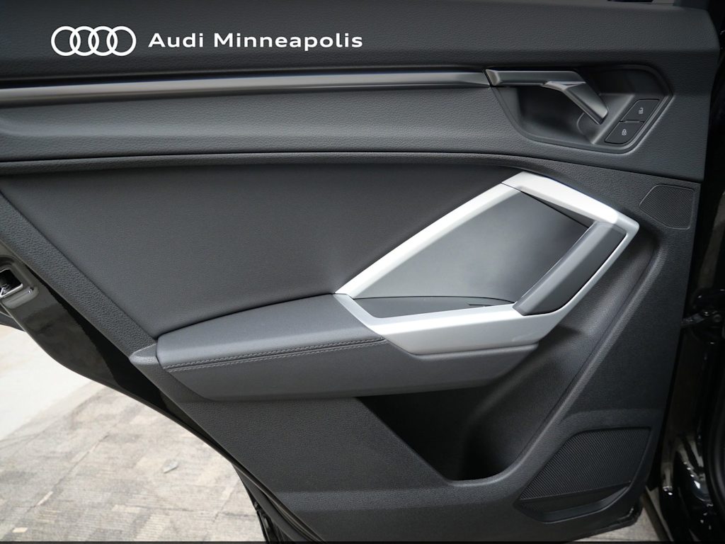 Thumbnail: 2025 Audi Q3 - 18