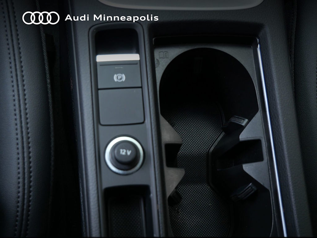 Thumbnail: 2025 Audi Q3 - 10