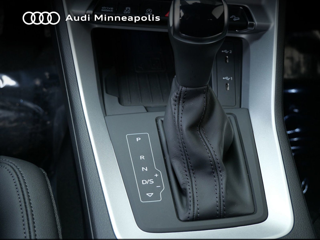 Thumbnail: 2025 Audi Q3 - 25