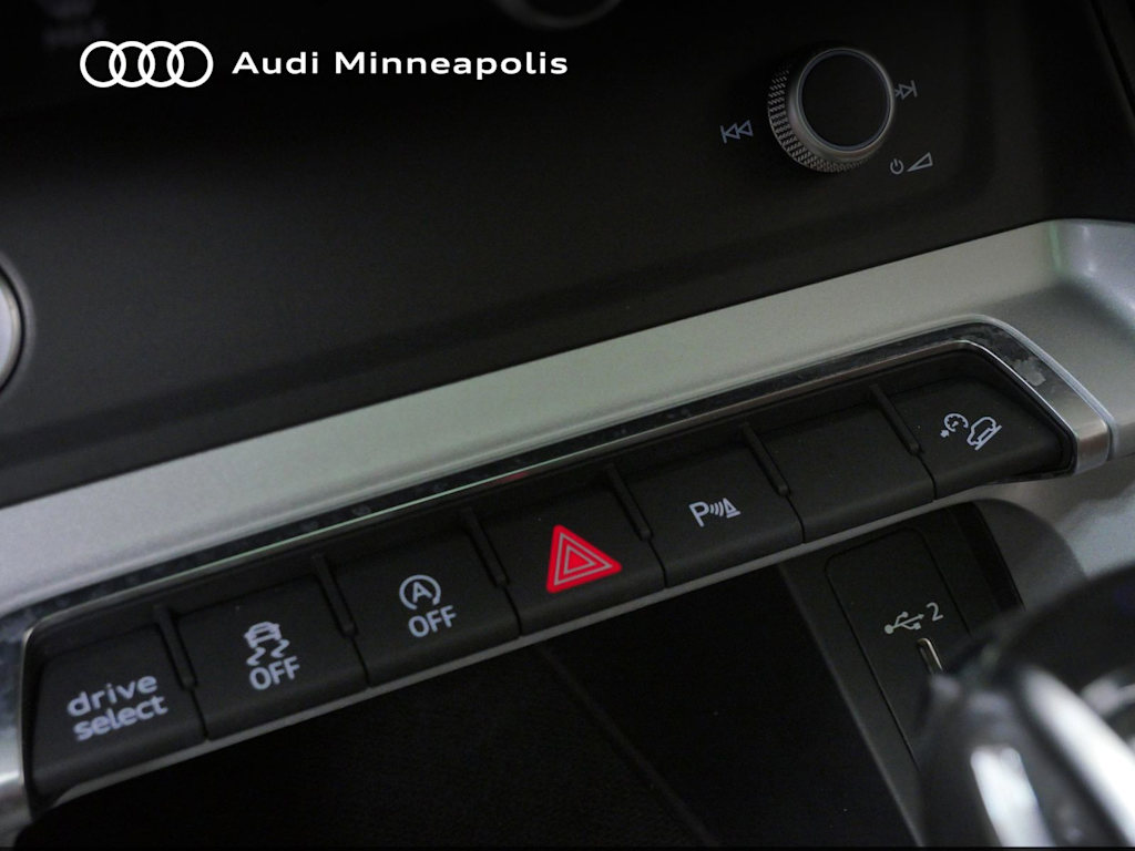 Thumbnail: 2020 Audi Q3 - 25