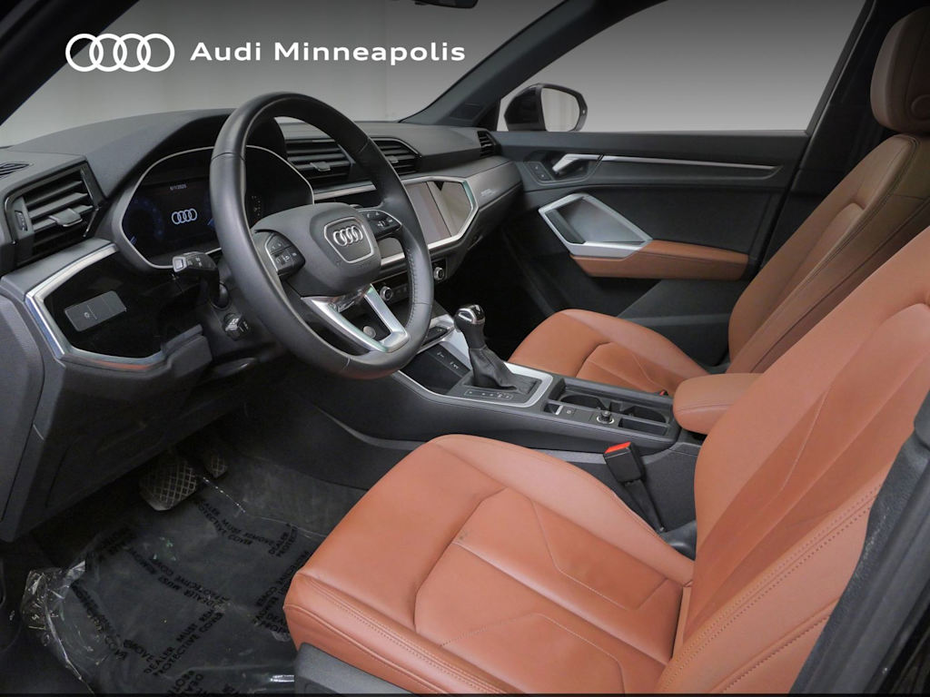 Thumbnail: 2020 Audi Q3 - 6