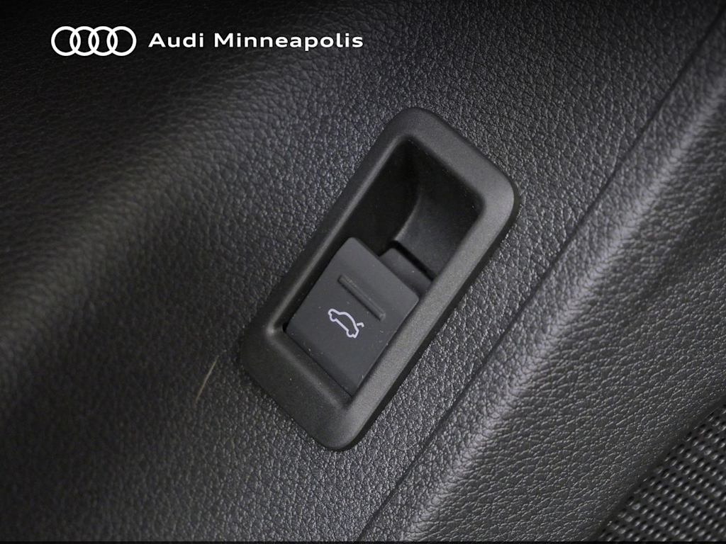 Thumbnail: 2020 Audi Q3 - 11