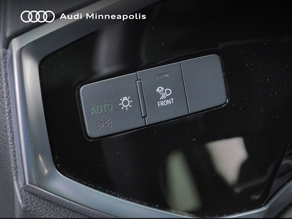 Thumbnail: 2023 Audi Q3 - 19