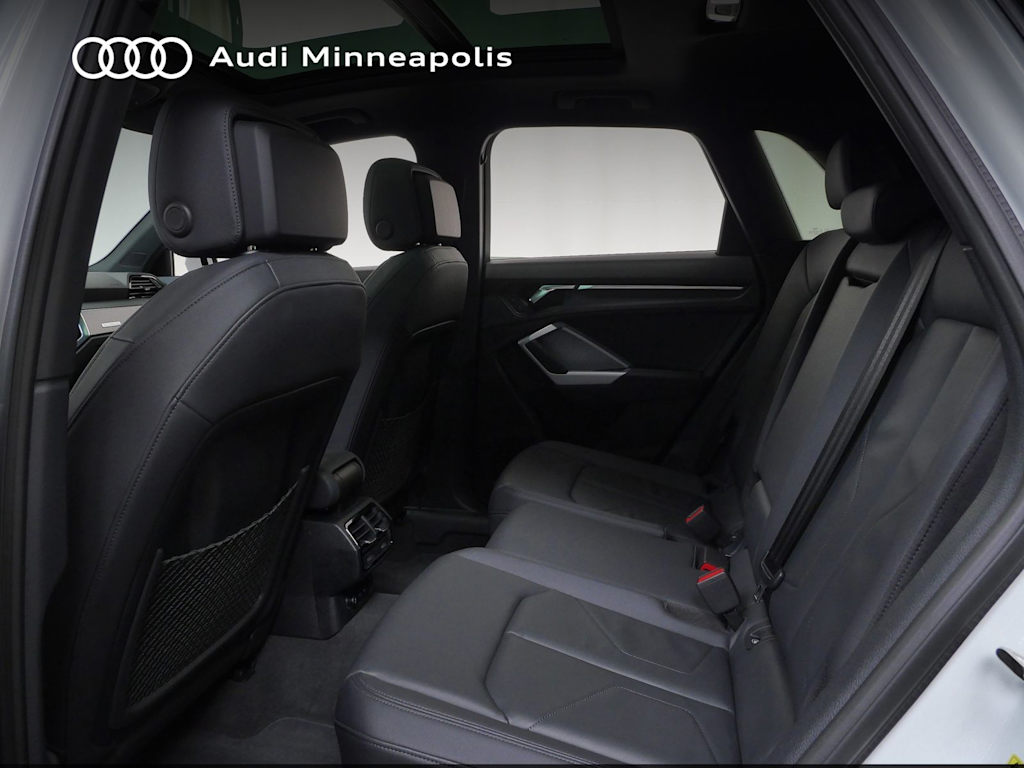 Thumbnail: 2023 Audi Q3 - 7