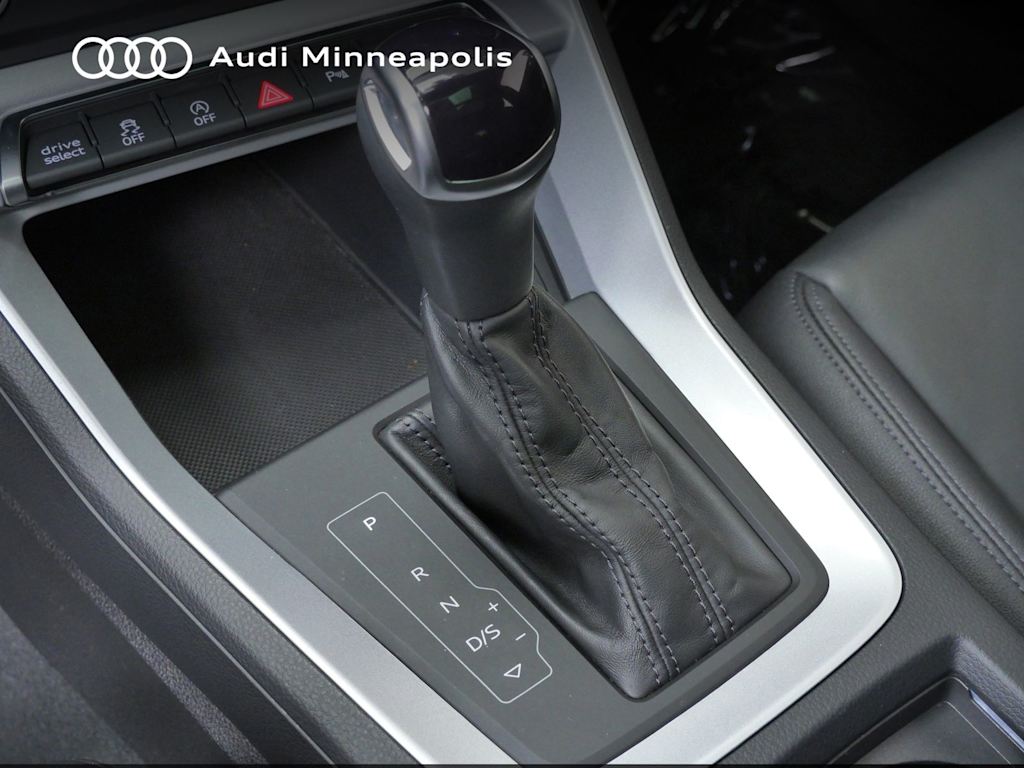 Thumbnail: 2023 Audi Q3 - 9