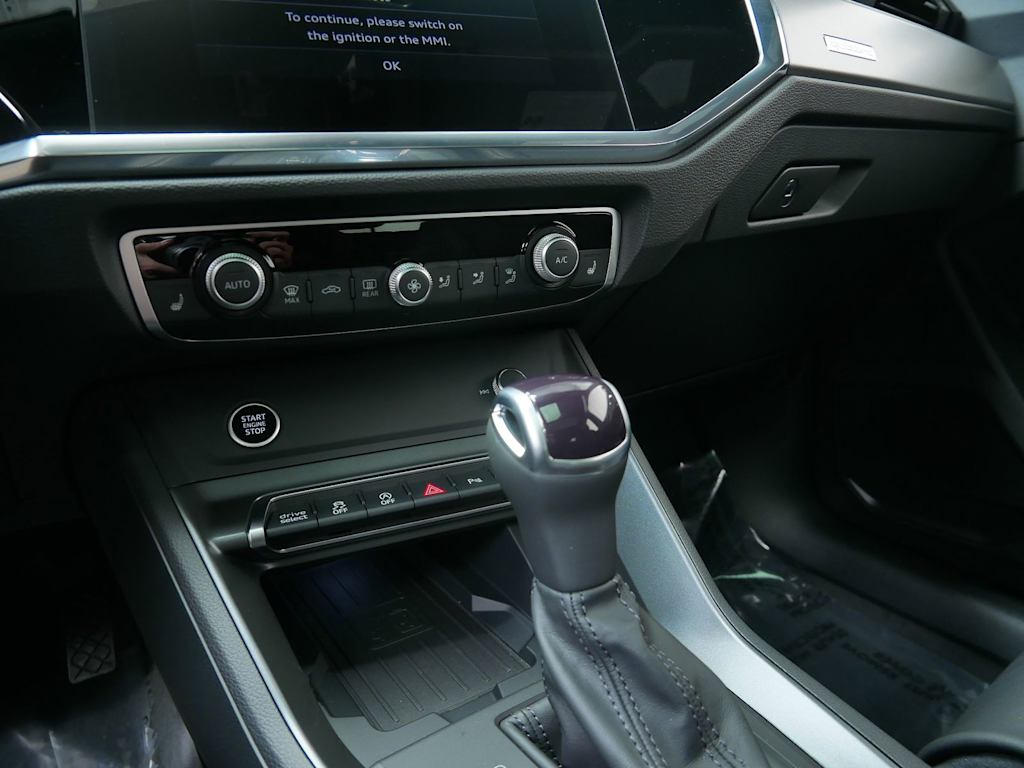 Thumbnail: 2025 Audi Q3 - 9