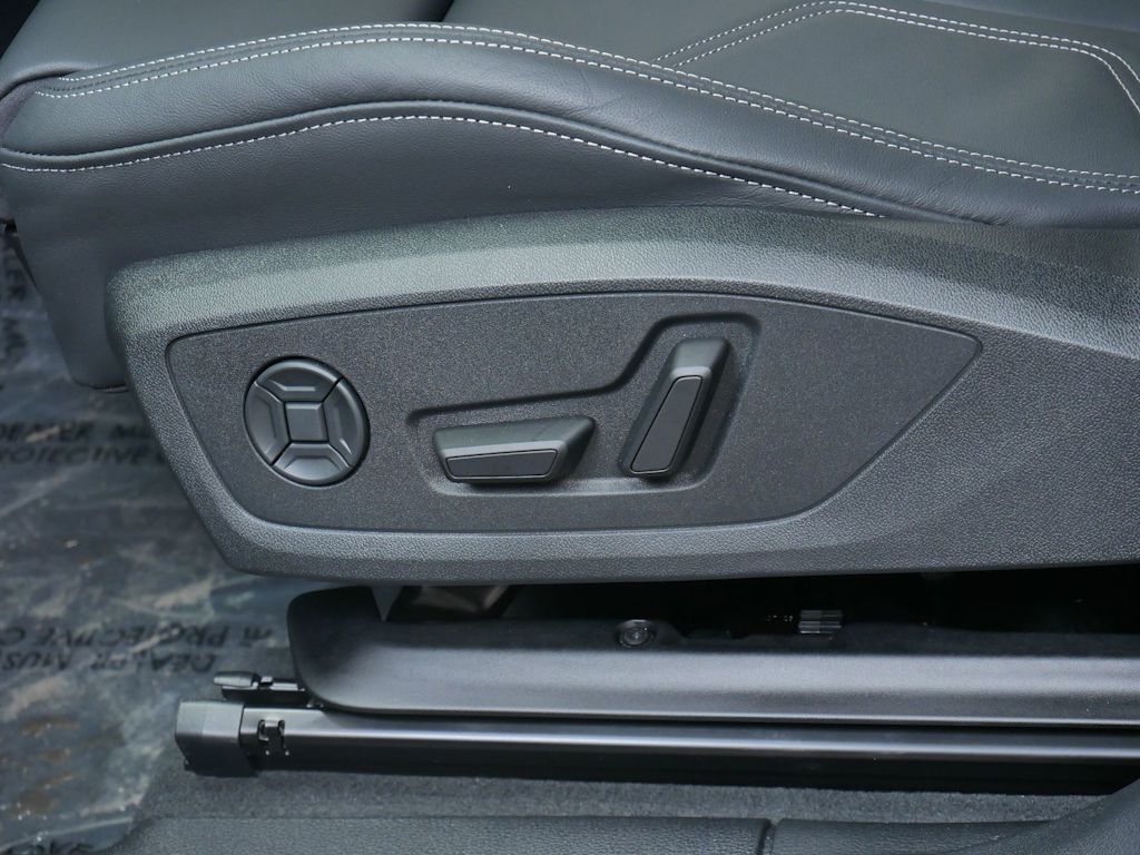 Thumbnail: 2025 Audi Q3 - 15