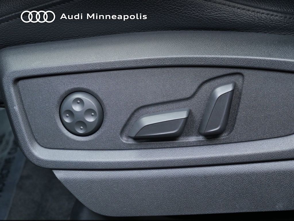 Thumbnail: 2020 Audi Q5 - 16