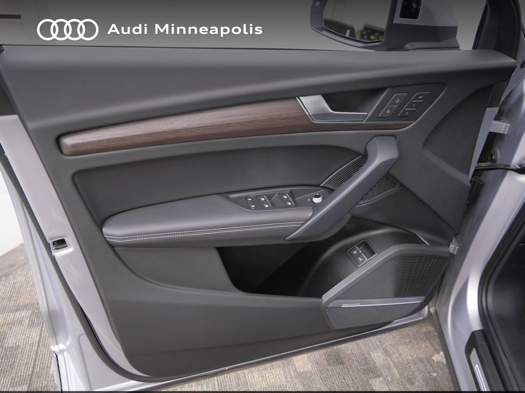 Thumbnail: 2023 Audi Q5 - 17