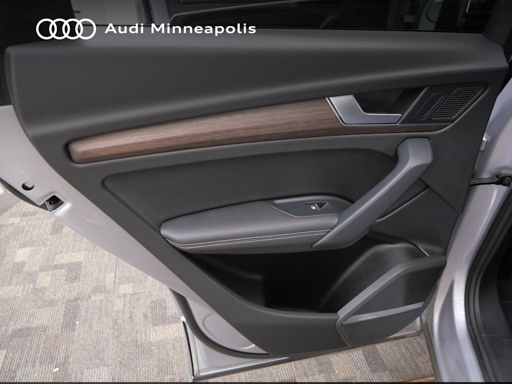 Thumbnail: 2023 Audi Q5 - 19