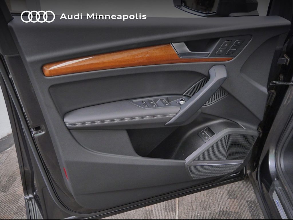 Thumbnail: 2023 Audi Q5 - 16