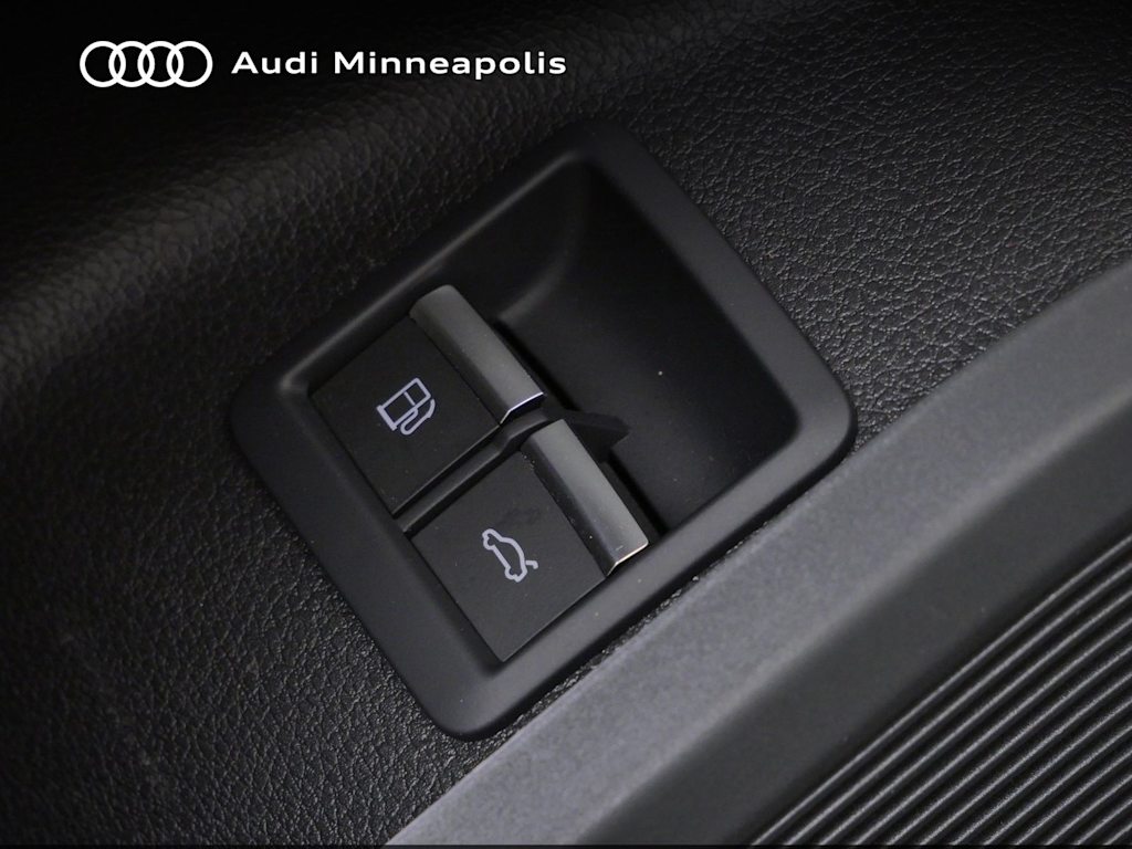 Thumbnail: 2023 Audi Q5 - 12