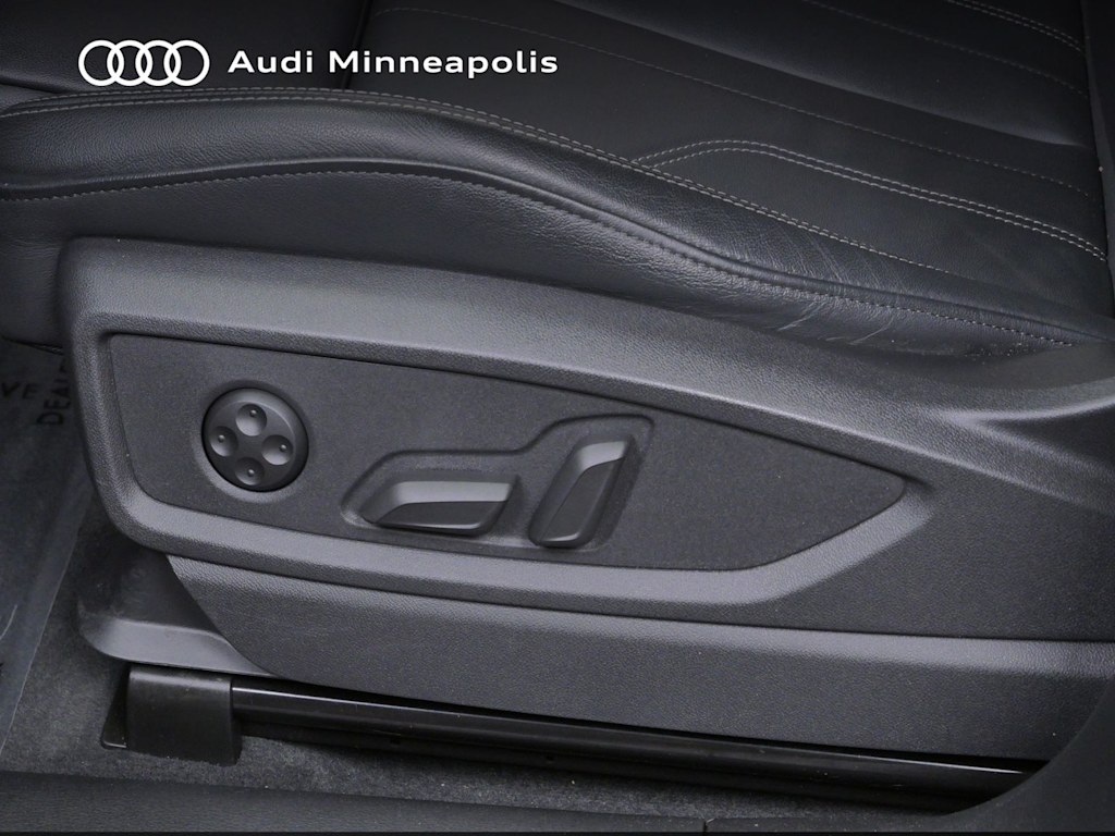 Thumbnail: 2023 Audi Q5 - 17