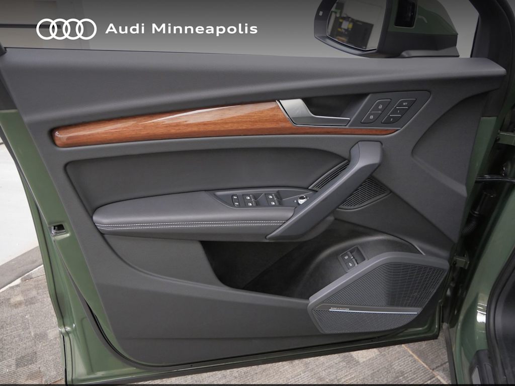 Thumbnail: 2023 Audi Q5 - 17