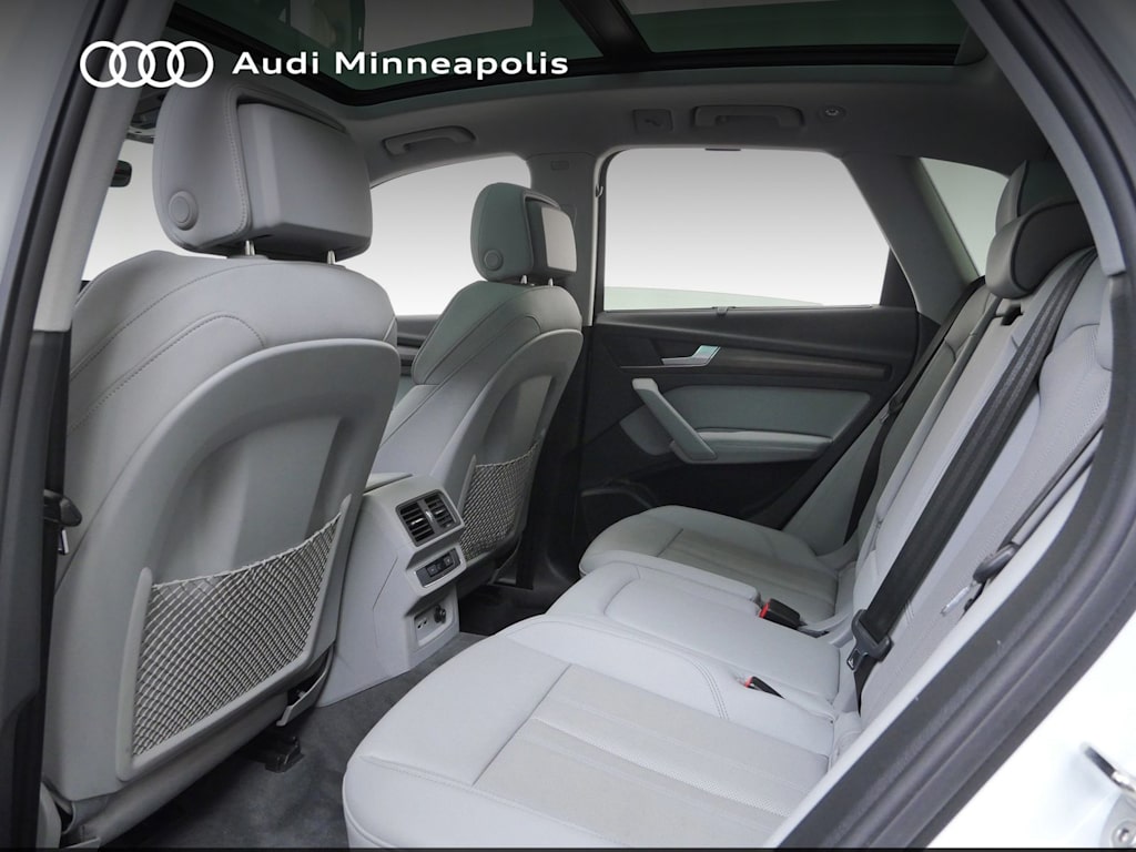 Thumbnail: 2023 Audi Q5 - 9