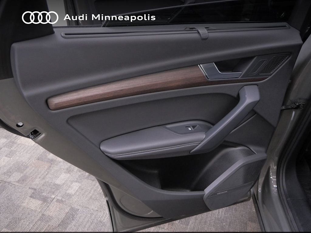 Thumbnail: 2023 Audi Q5 - 18