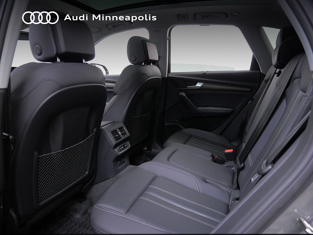 Thumbnail: 2023 Audi Q5 - 9