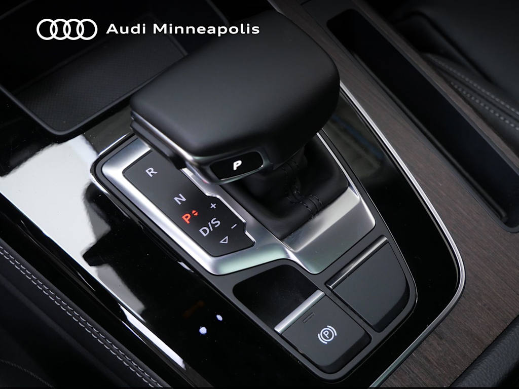 Thumbnail: 2023 Audi Q5 - 11
