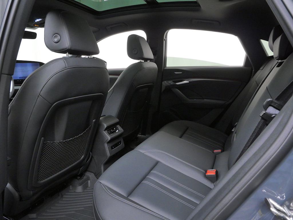 Thumbnail: 2027 Audi Q6 e-tron - 7