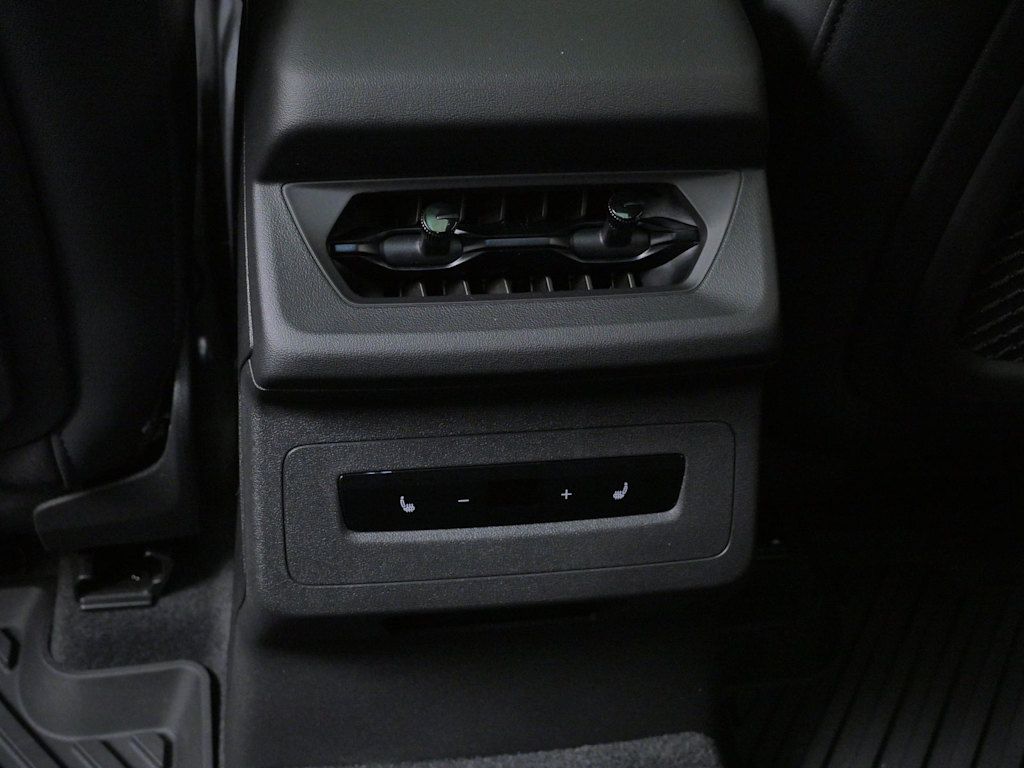 Thumbnail: 2027 Audi Q6 e-tron - 15