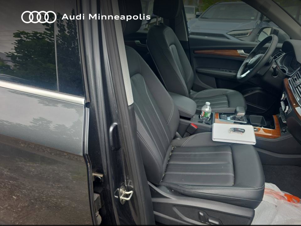 Thumbnail: 2023 Audi Q5 - 9