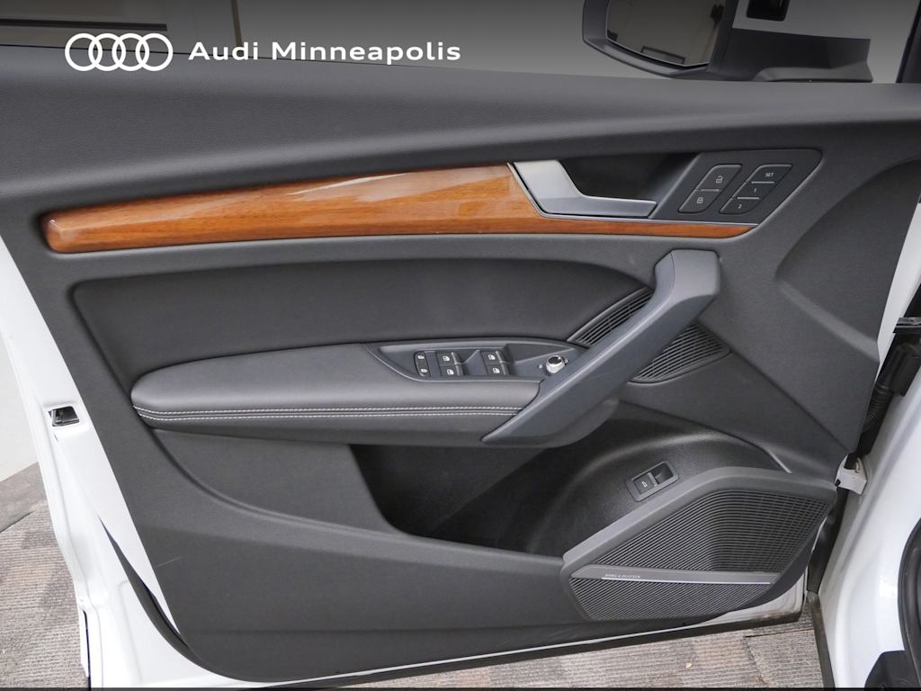 Thumbnail: 2023 Audi Q5 - 17