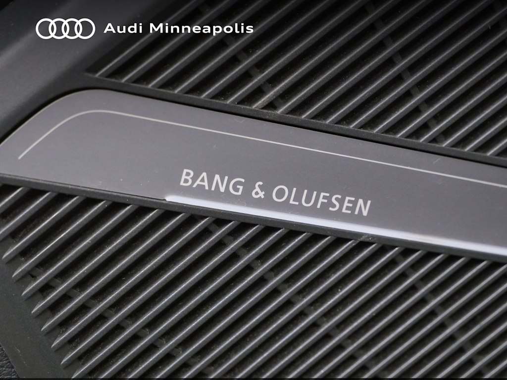 Thumbnail: 2023 Audi Q5 - 7