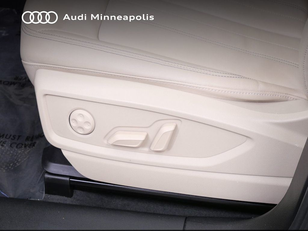 Thumbnail: 2023 Audi Q5 - 17