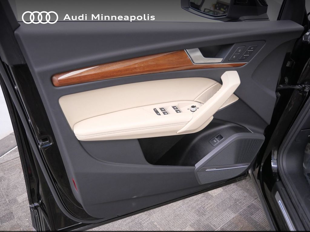 Thumbnail: 2023 Audi Q5 - 16