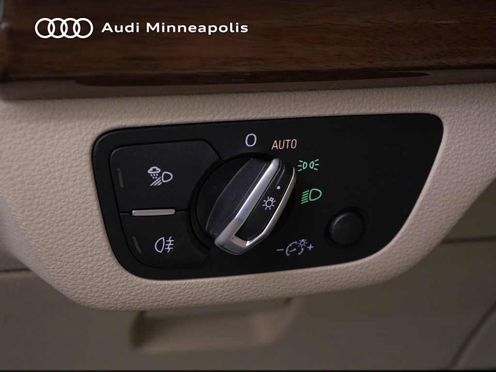 Thumbnail: 2023 Audi Q5 - 9