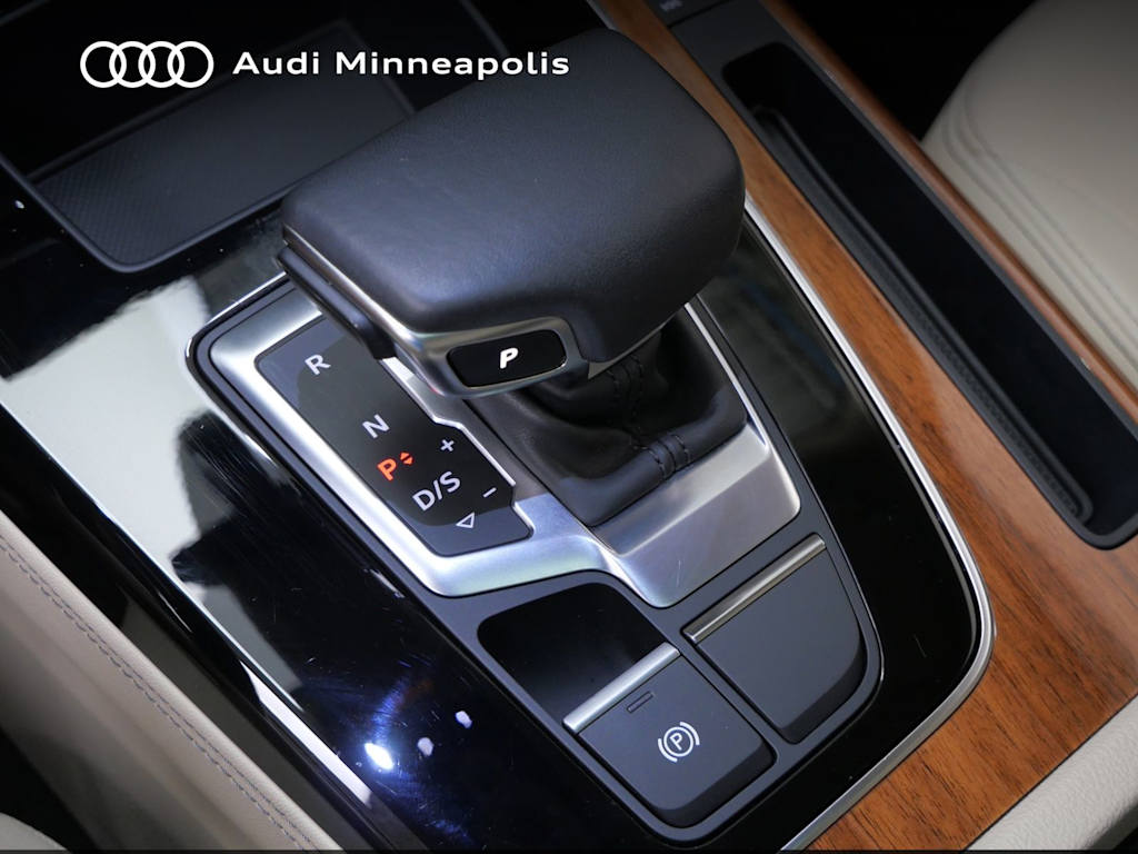 Thumbnail: 2023 Audi Q5 - 10