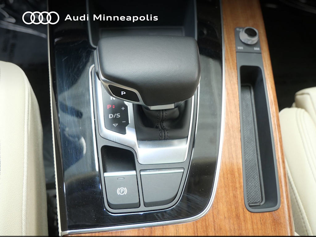 Thumbnail: 2023 Audi Q5 - 9