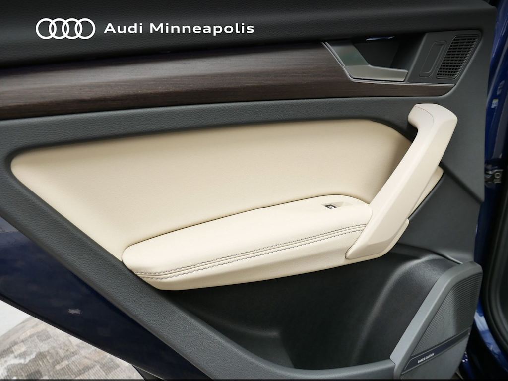 Thumbnail: 2025 Audi Q5 - 17